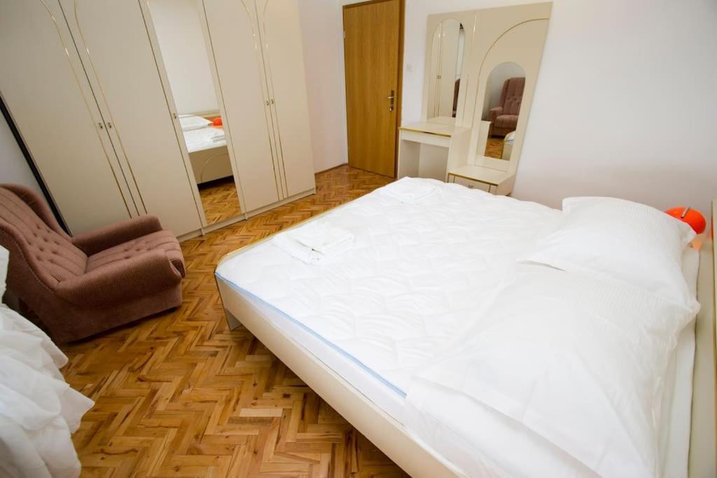 Holiday Home Makarska Eksteriør billede
